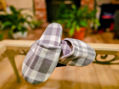 Soft checkers fleece house slippers for women, size 10–11, cushioned slip‑on